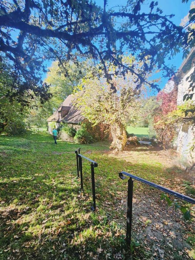 Location de vacances pour 7 personnes, avec vue et jardin à Cherveix-Cubas - 2