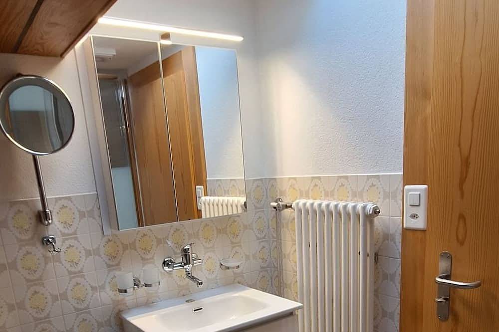 Ganze Wohnung, Sonnige 2.5-Zimmer Wohnung an ruhiger Lage in Prada (Poschiavo), Poschiavo