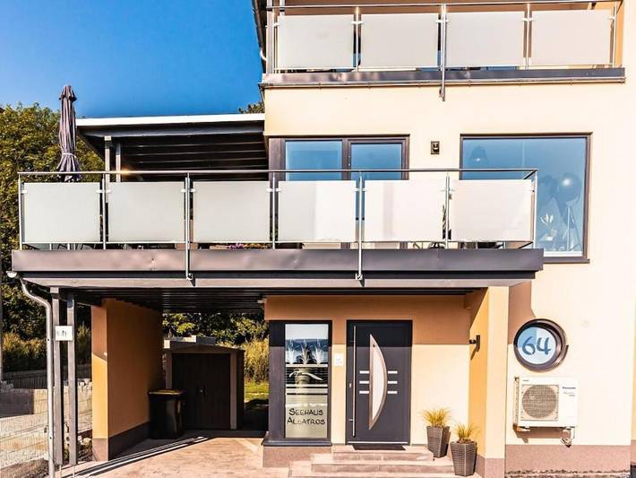 Ferienhaus für 8 Personen, mit Balkon und Garten