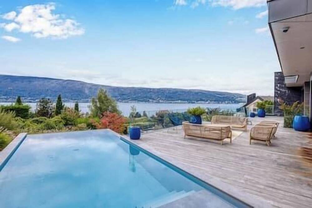 Villa Enjoy - Fünf Schlafzimmer Villa, Schläft 10 in Veyrier-du-Lac, Annecy und Umgebung