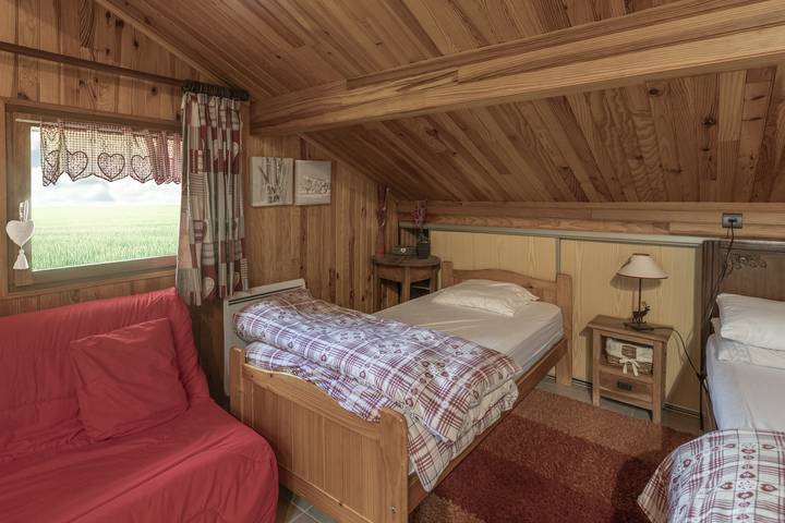 Chalet pour 3 personnes, adapté aux familles dans Massif du Mont-Blanc - 2