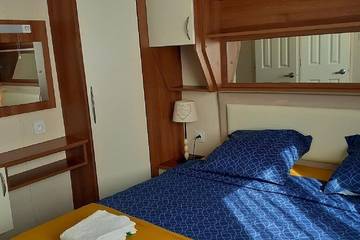 Camping pour 4 Personnes dans Dinard, Côte d’Émeraude, Photo 1