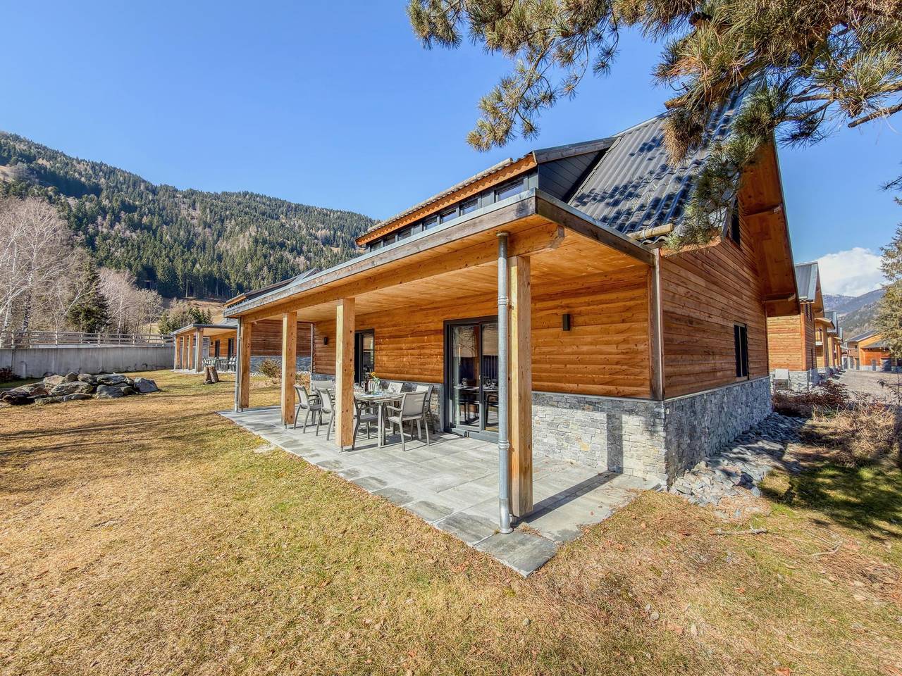 Modernes Chalet bei Alpensee und Skigebieten in Afritz am See, Villach-Land
