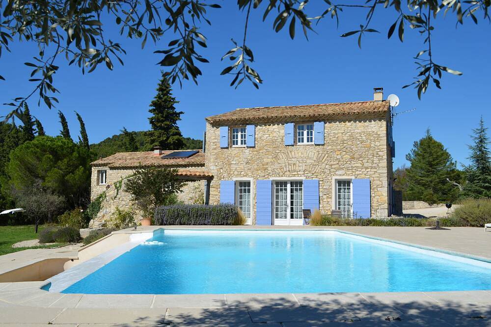 Steinhaus mit wunderschones Schwimmbad und umliegende Panorama in Séguret, Vaucluse