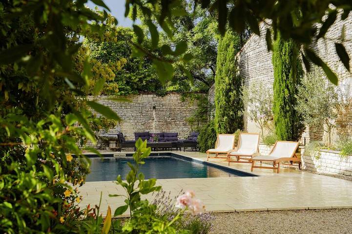 Location de vacances pour 8 personnes, avec Jardin à Bresdon