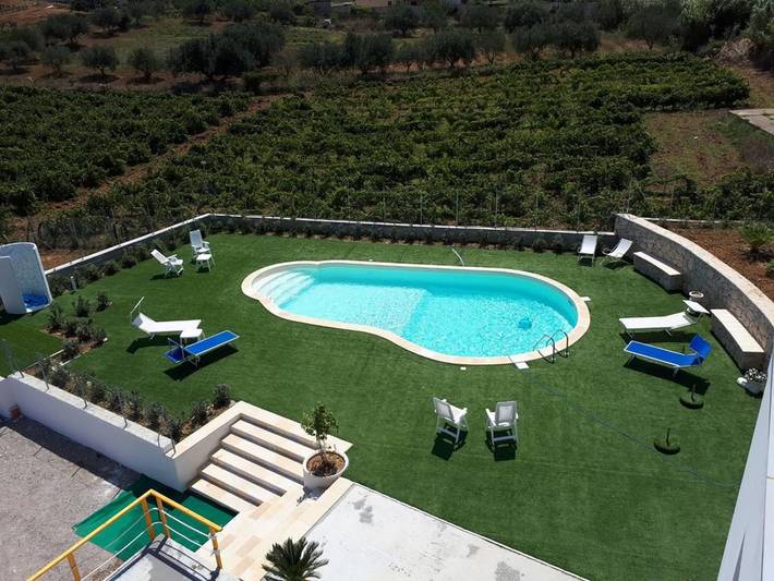 Villa per 14 persone, con giardino e piscina nonché terrazza in Alcamo