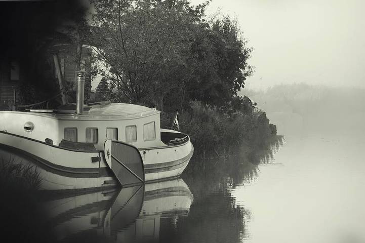 Péniche pour 2 personnes, avec jardin - 1
