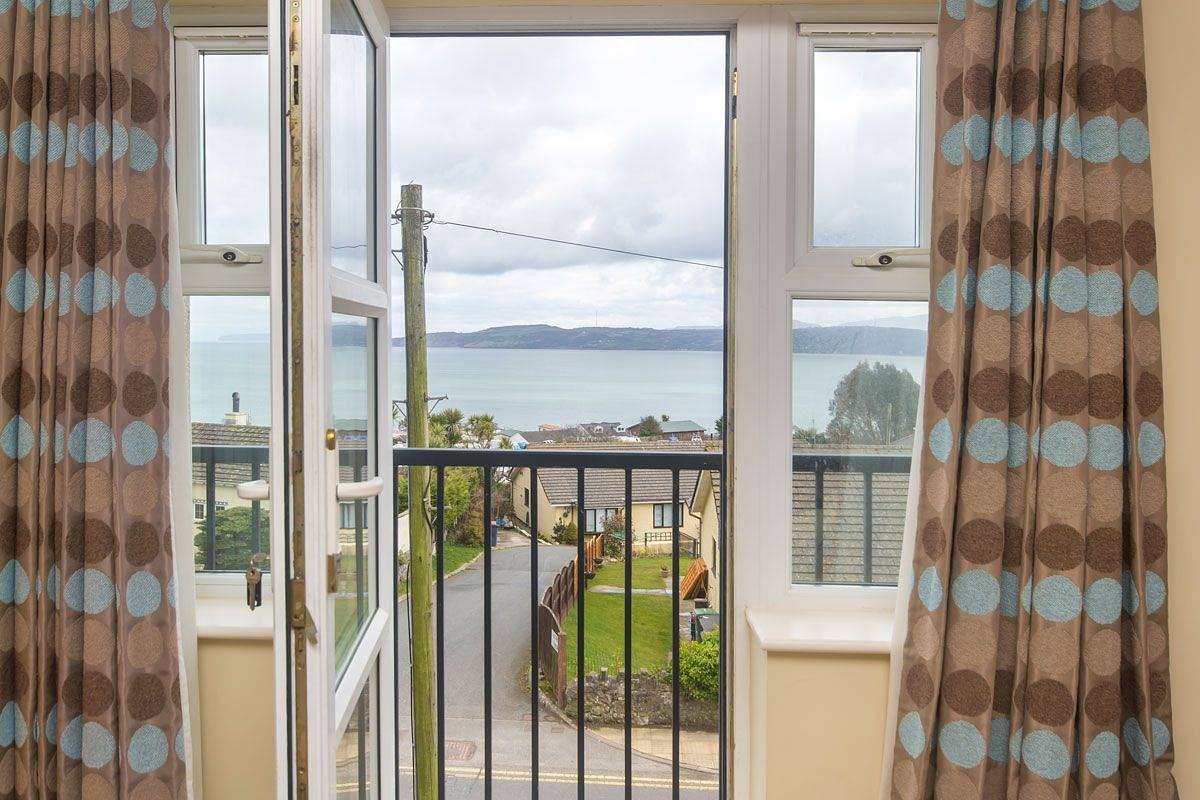 Entire apartment, The Penthouse in Benllech, Isle of Anglesey