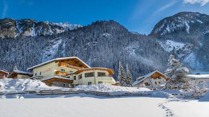 Hütte für 4 Personen, mit Garten und Terrasse sowie Sauna im Stubaital
