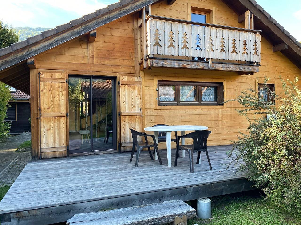 Chalet '4p Confort-Le Grand Soleil': Vistas a la Montaña, Terraza Privada y Wi-Fi in Verchaix, Region Bonneville