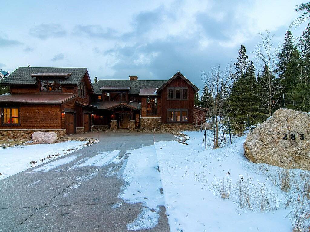 Vacation Home for 14 Guests in Breckenridge, Summit County