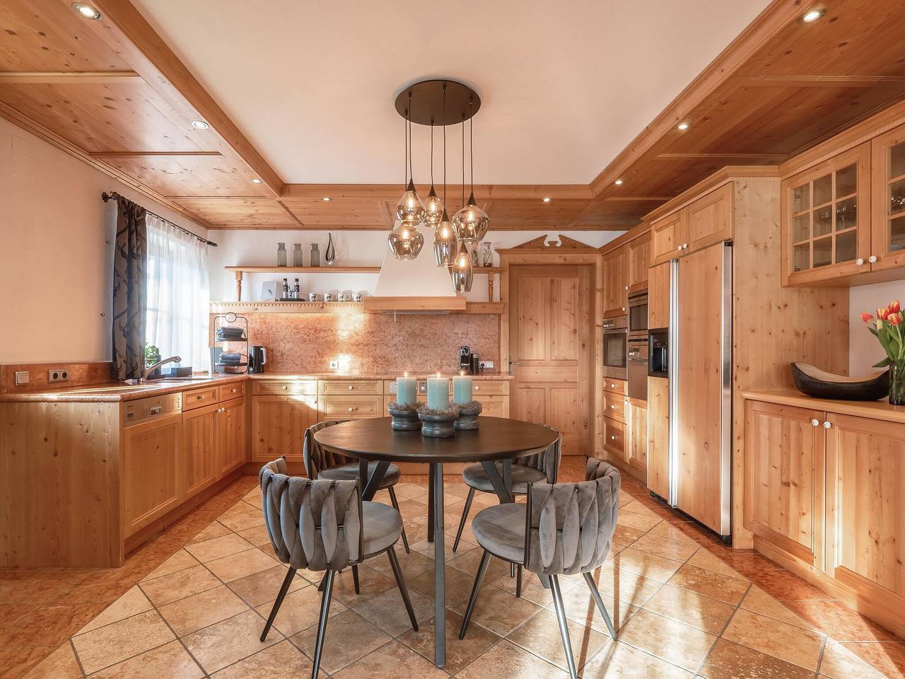 Chalet in St. Johann Tirol bij Skiliften in St. Johann in Tirol, Kaisergebirge