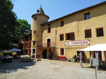 Gîte pour 25 personnes, avec sauna ainsi que terrasse et balcon/terrasse à Camurac