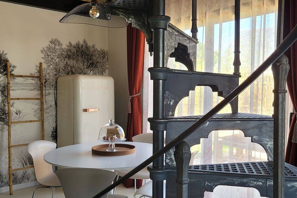 La Cabane des Salines proche mer et marais salants. in Mesquer, Côte d'Amour