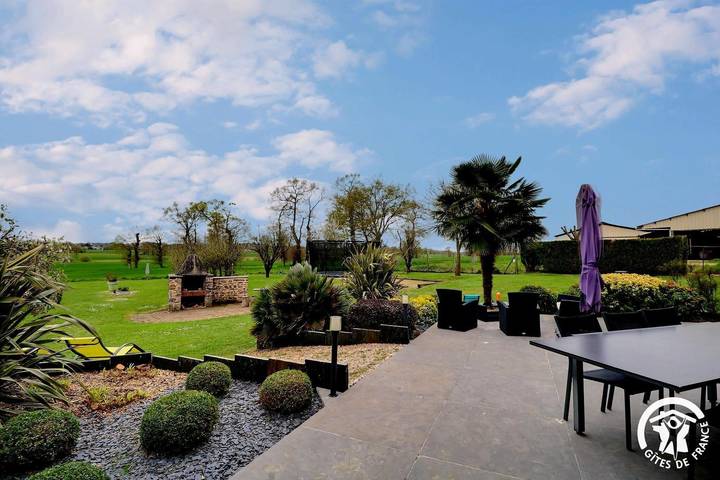 Gîte pour 12 personnes, avec jardin et terrasse en Bretagne - 3