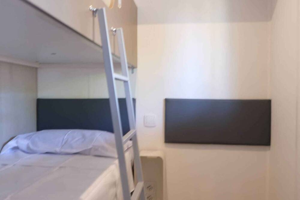 Mobilehome mit Klimaanlage, Terrasse und Pool in Torre di Bari, Ogliastra Provinz