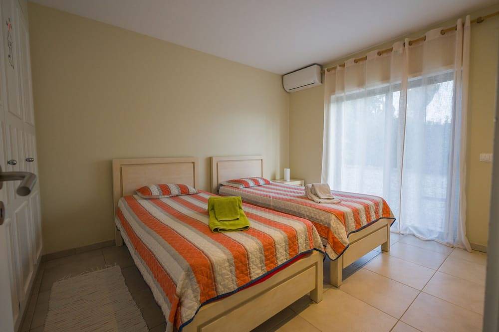 Vivenda V4 - Ideal para famílias, com piscina e jardim privado em area sossegada in Albufeira, Distrito de Faro