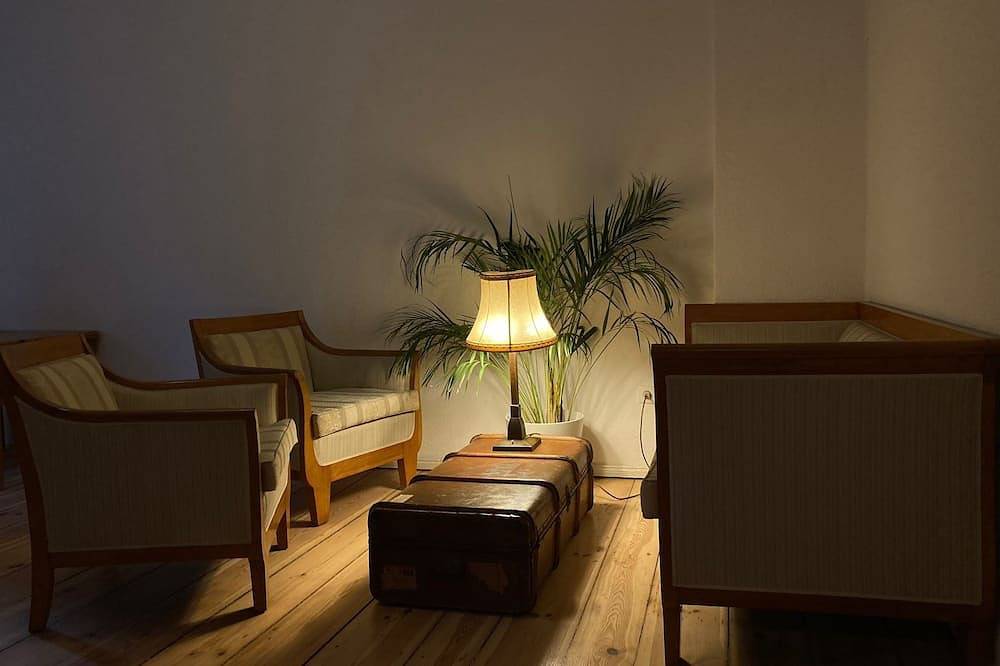 Ganze Wohnung, Private apartment in Berlin's most central district next to the river Spree in Moabit Berlin, Berlin
