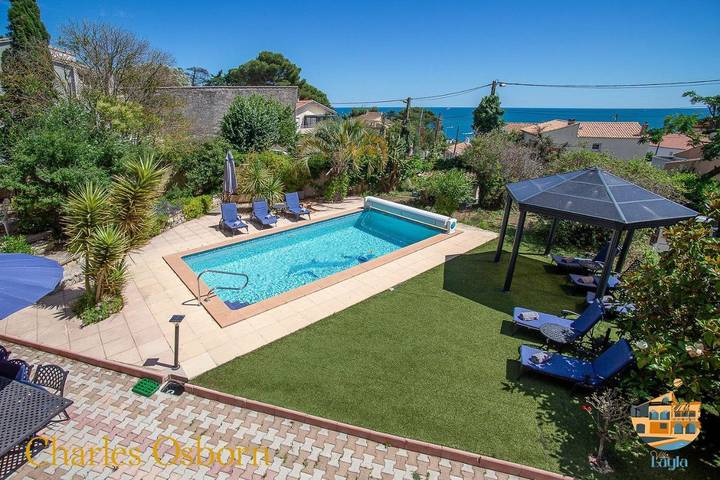 Villa pour 10 personnes, avec terrasse et piscine, animaux acceptés à Sète
