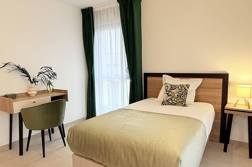 Geheel appartement, Studio-Ensuite with Shower in Aubenas, Ardèche