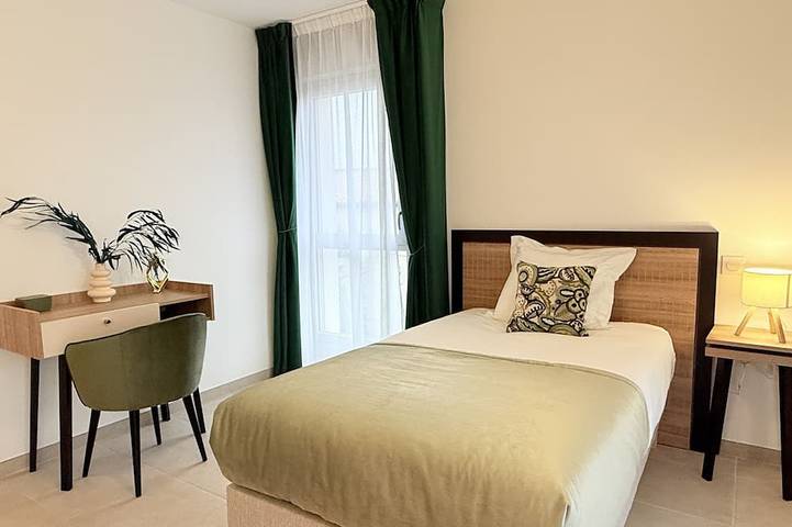 Appartement de vacances pour 2 personnes, avec piscine ainsi que sauna et jardin à Aubenas