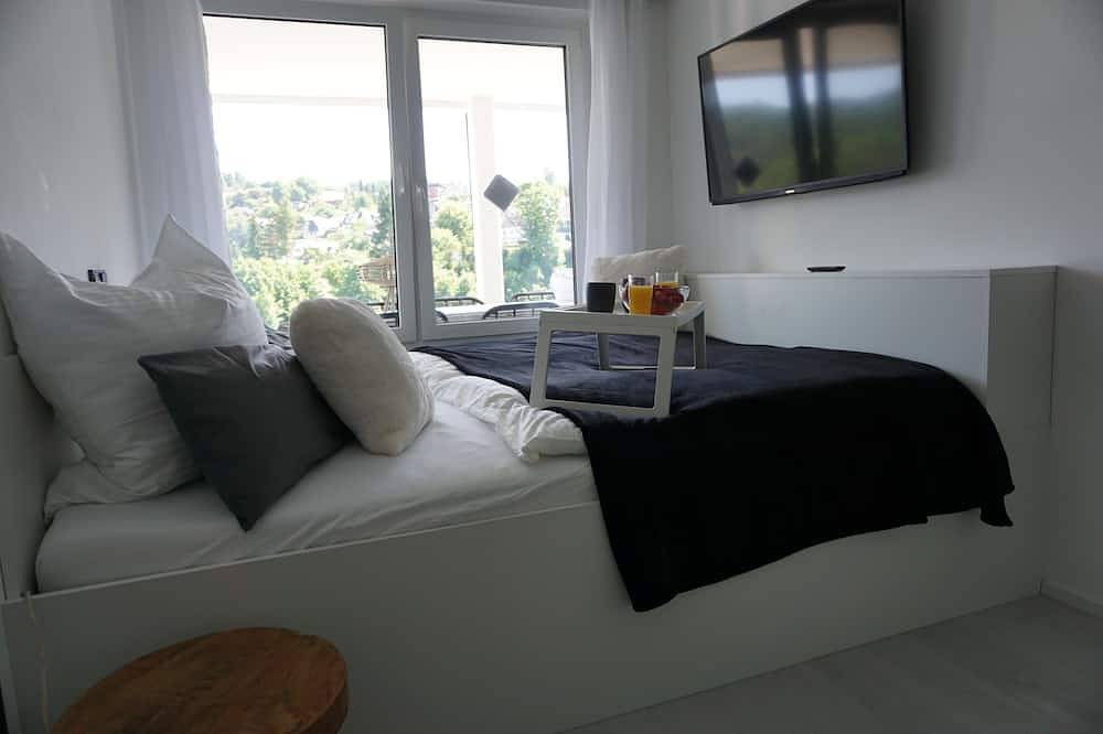 Ganze Wohnung, Apartments- Saaldorf Wg 6 mit Balkon und Blick auf den Stausee in Saaldorf, Bad Lobenstein