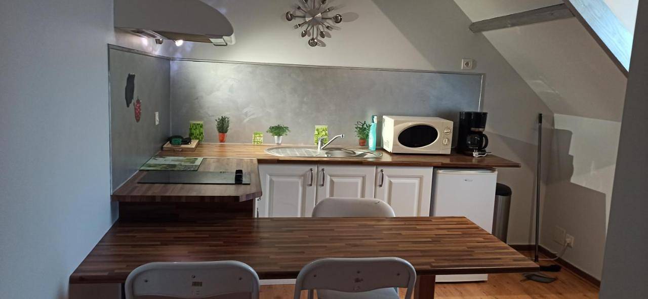 Appartement entier, One-Bedroom Apartment in Étables-sur-Mer, Côte de Goëlo