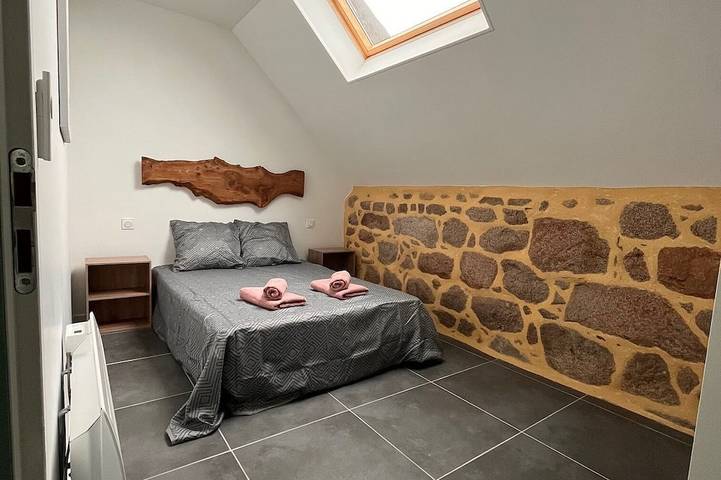 Le gite du Parayre, a renovated barn with games room, in Aveyron, France in Lunac, Aveyron (desambiguación)