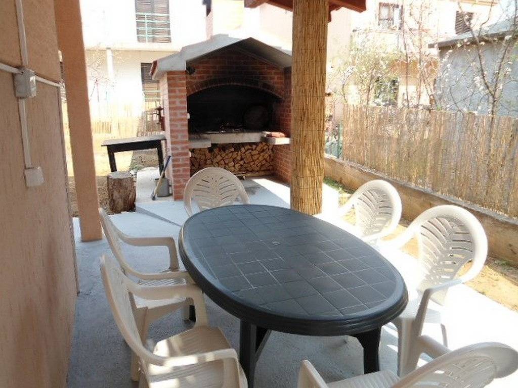 Ganze Wohnung, 2-Zimmer-Ferienwohnung mit Terrasse Biograd na Moru, Biograd A-24160-c in Biograd na Moru, Zadar