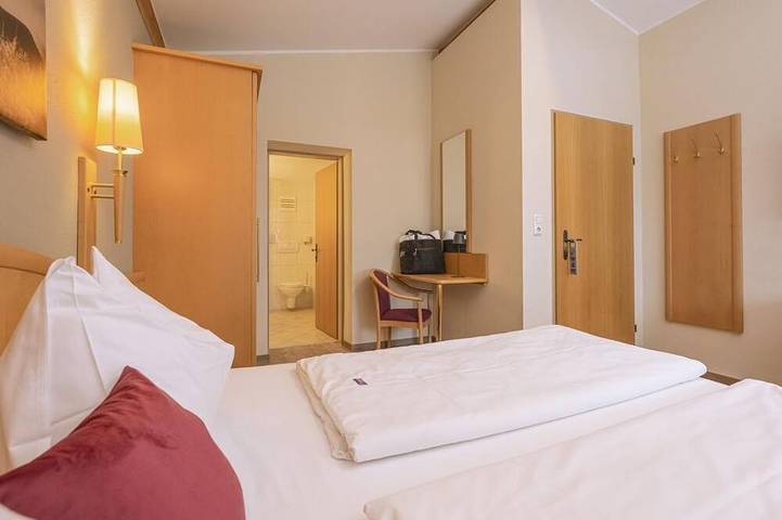 Ferienhaus für 2 Personen, mit Terrasse und Garten sowie Pool und Sauna am Achensee - 2