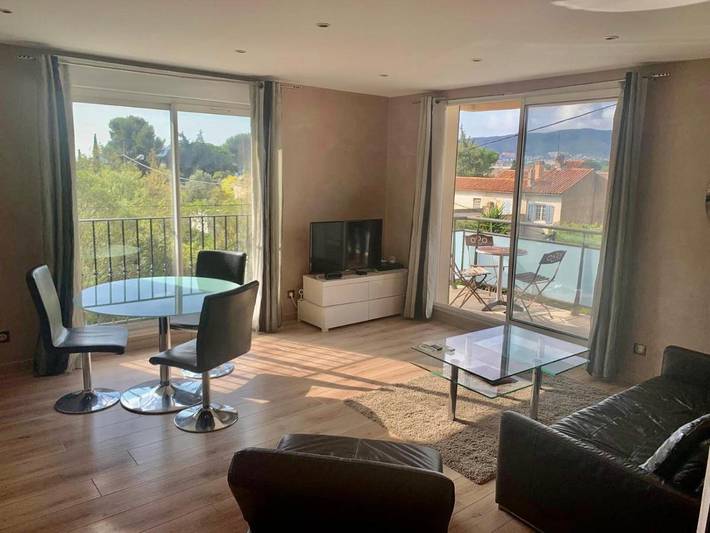 Gîte pour 4 personnes, avec Balcon ainsi que Terrasse et Vue dans Port de Saint-Jean - 2
