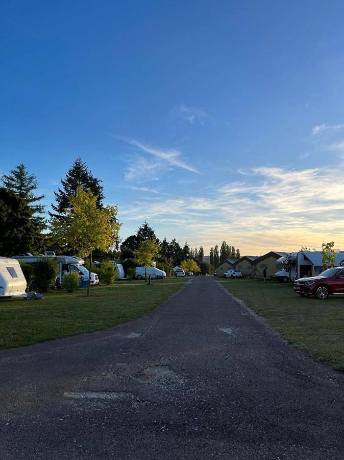 Location de vacances pour 4 personnes, avec bassin pour enfant et piscine ainsi que terrasse et jacuzzi à Peigney - 2