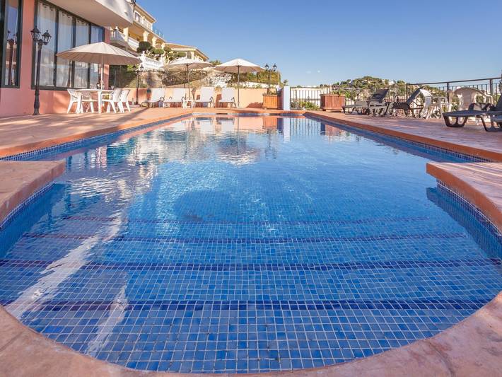 Ferienwohnung für 4 Personen, mit Meerblick und Pool sowie Garten in Malaga - 2