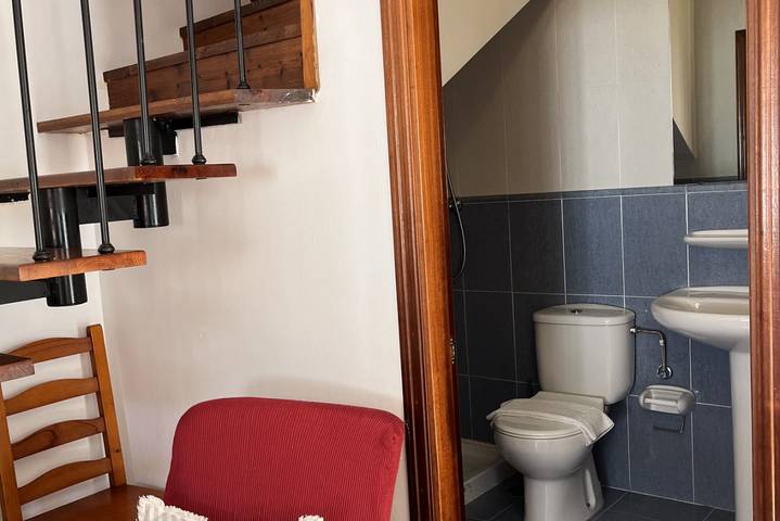 Entire apartment, Charming Apartment: Steps from Cudillero's Best Attractions in Cudillero, Costa Verde (Spain)