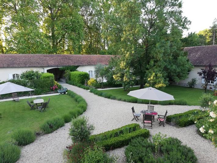 Chambre d’hôte pour 5 personnes, avec piscine et jardin en Charente - 3