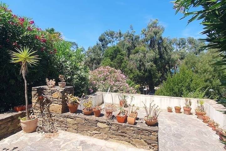 Gîte pour 4 personnes, avec jardin dans Plage de la Roya