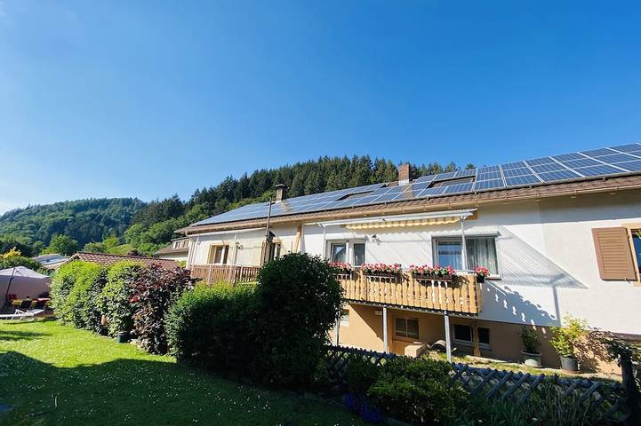 Ferienwohnung für 6 Personen, mit Balkon in Münstertal