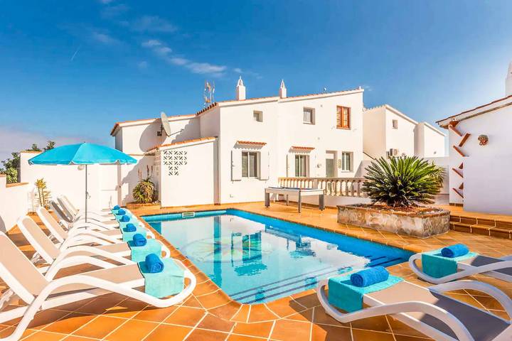 Location de vacances pour 6 personnes, avec terrasse à Arenal d'en Castell - 2