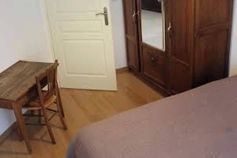 Entire apartment, Homerez - Apt. St-Pierre Chartreuse, mountain view. in Saint-Pierre-de-Chartreuse, Isère