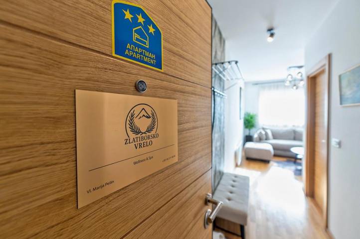 Ferienwohnung für 4 Personen, mit Terrasse und Pool sowie Sauna und Ausblick in Zlatibor