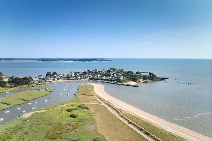 Location de vacances pour 6 personnes, avec jardin à Billiers - 4