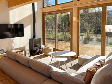 Gîte pour 10 personnes, avec jardin ainsi que vue et terrasse à Osséja