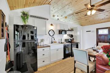 Glamping for 4 Guests in Gillespie County, Picture 2