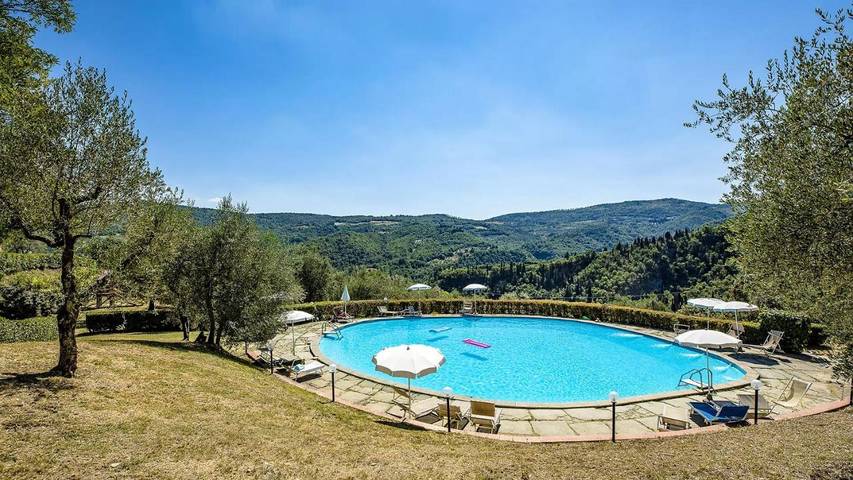 Location de vacances pour 11 personnes, avec vue ainsi que jardin et piscine, animaux acceptés à Pontassieve - 3