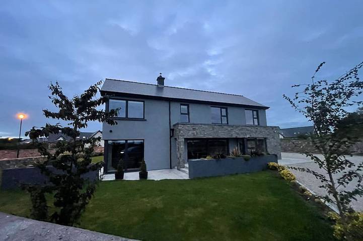Holiday home for 10 people in Galway