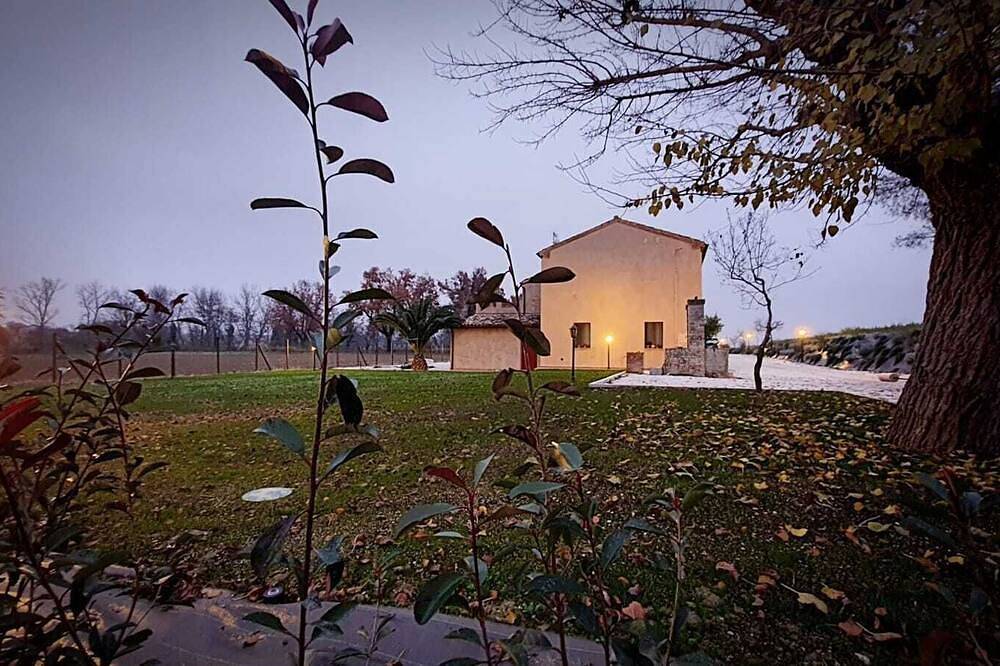 Casa vacanza a Monsano a partire da 80€ a notte