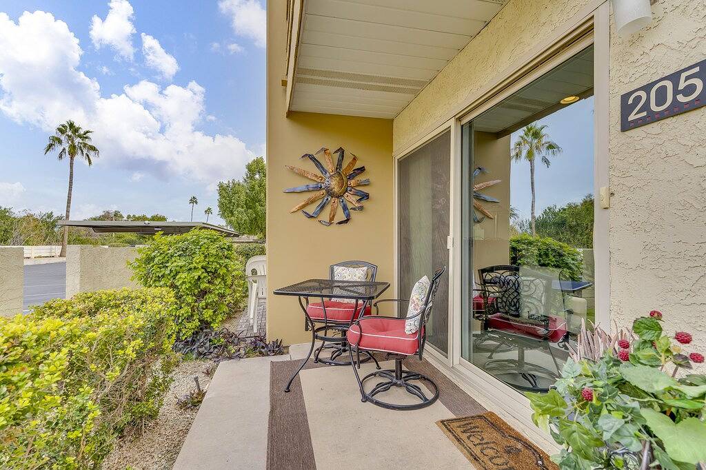 Ganze Wohnung, Ground Level Beautiful Remodeled Condo in Resort Setting In Downtown Scottsdale. in Camelback Mountain, Scottsdale