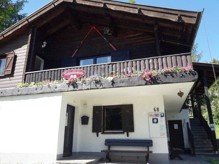Ferienwohnung für 5 Personen, mit Terrasse und Garten sowie Ausblick