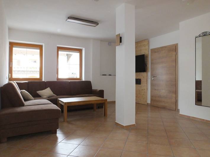 Ganze Ferienwohnung, Ferienwohnung ganz nah - Ferienwohnung 92qm mit Terrasse, für max. 4 Personen in Piding, Berchtesgadener Alpen