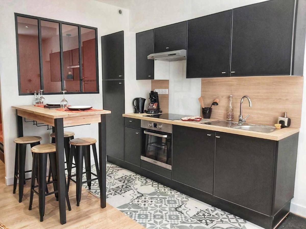 Appartement entier, One-Bedroom Apartment in Châteauneuf-de-Galaure, Région de Valence